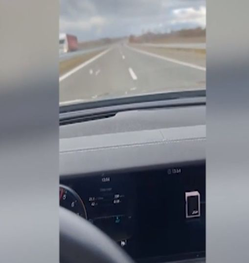 Смразяващо ВИДЕО! Шофьор хвърчи като обезумял с 316 по "Тракия", а после...