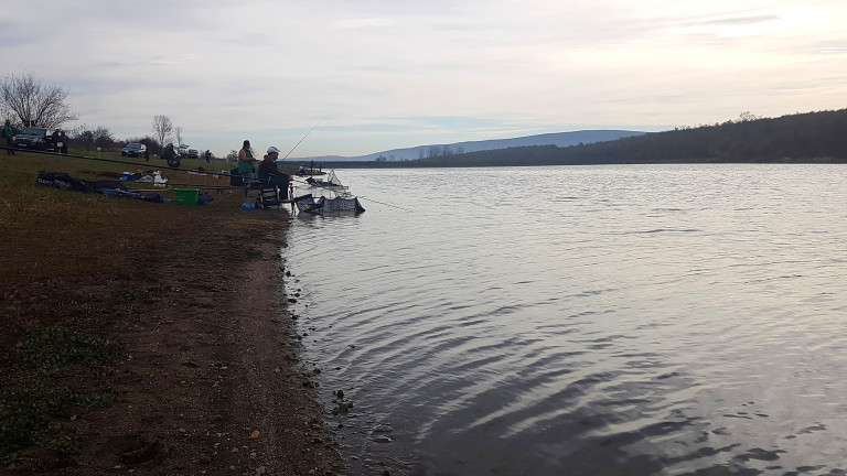Ивелин и Петър изчезнаха край Бургас, зоват доброволци с лодки за помощ