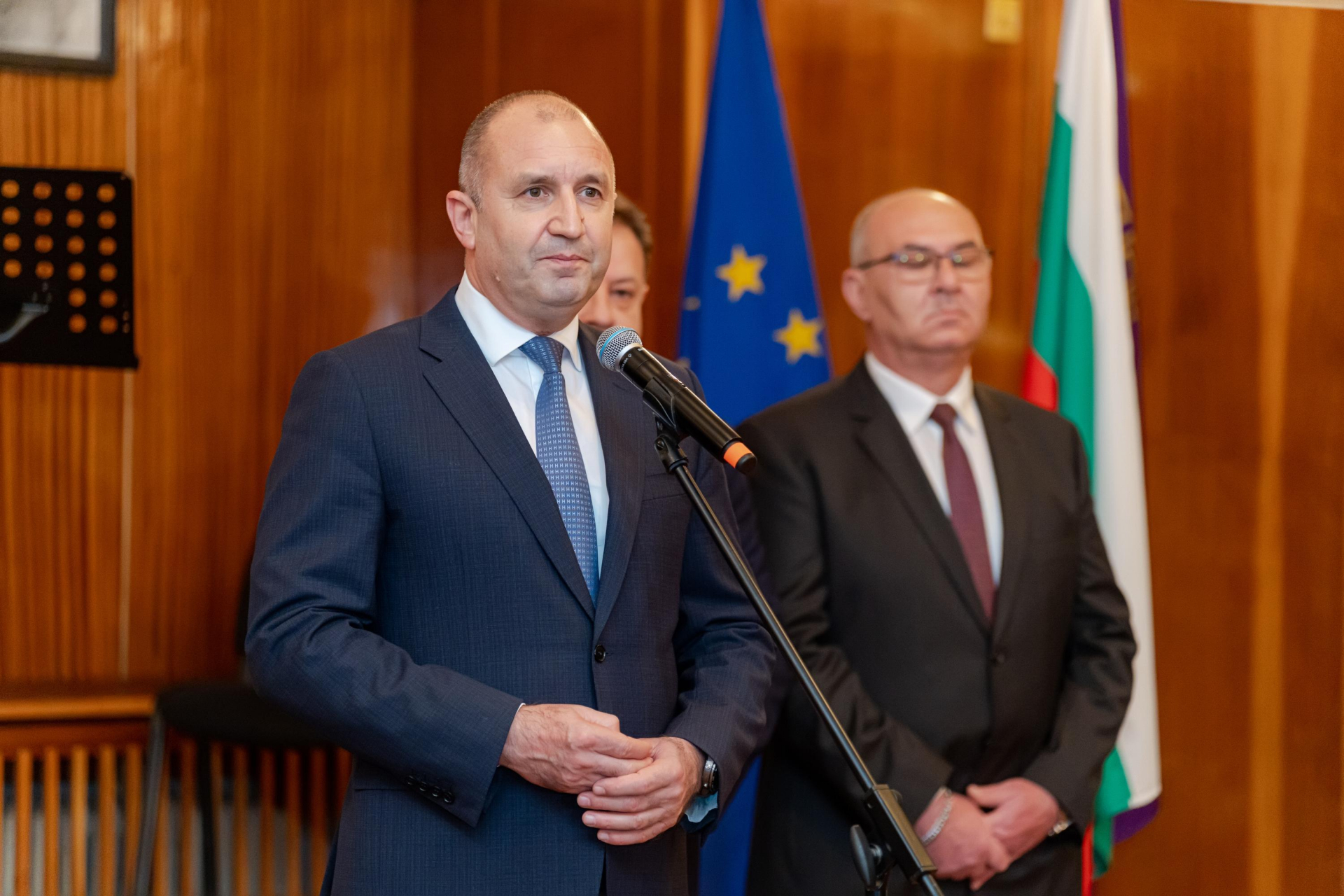 Румен Радев даде старт на "Българската Коледа" СНИМКИ