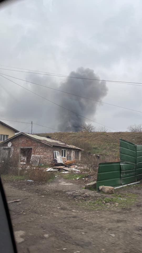 Извънредно в БЛИЦ! Вой на сирени и гъст дим в небето стреснаха софиянци СНИМКИ 