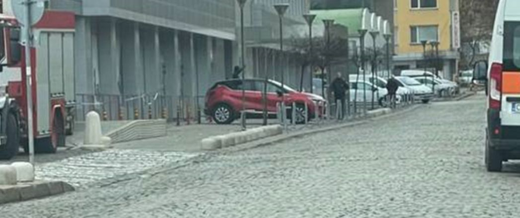 Компаньонка отиде в дома на софийски полицай, последва невиждан екшън СНИМКИ 18+