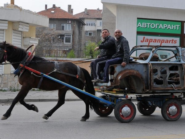 Роми убиха жена в Столипиново, причината е идиотска