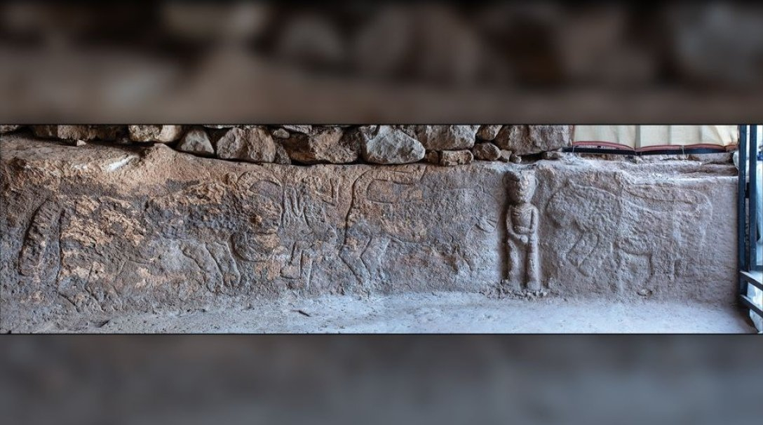 Археолози в шок от барелеф с пенис и леопарди, който преобръща историята СНИМКИ