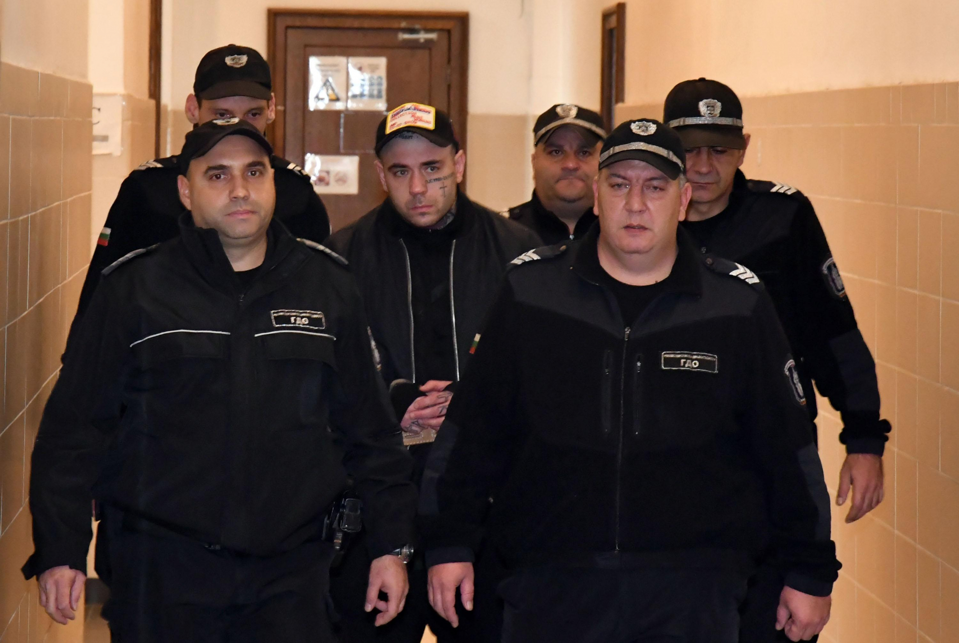 Семерджиев остава в ареста, а полицайката Симона до дни ще... СНИМКИ 