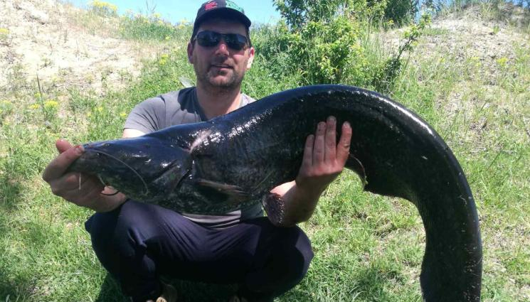 Софиянецът Нино шашна цяло село със звяра, който извади СНИМКА