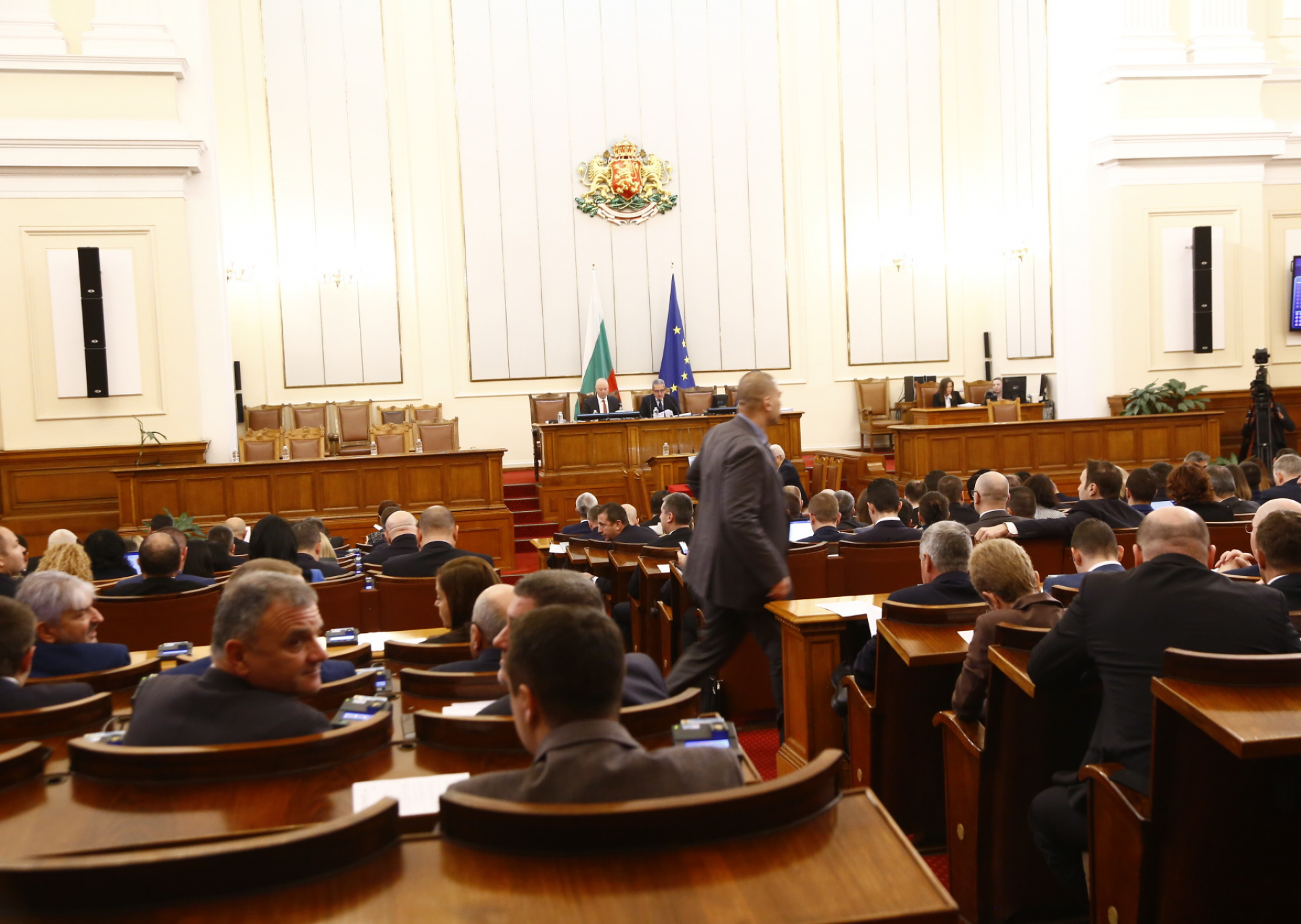 Депутатите се събират извънредно в НС, ето защо