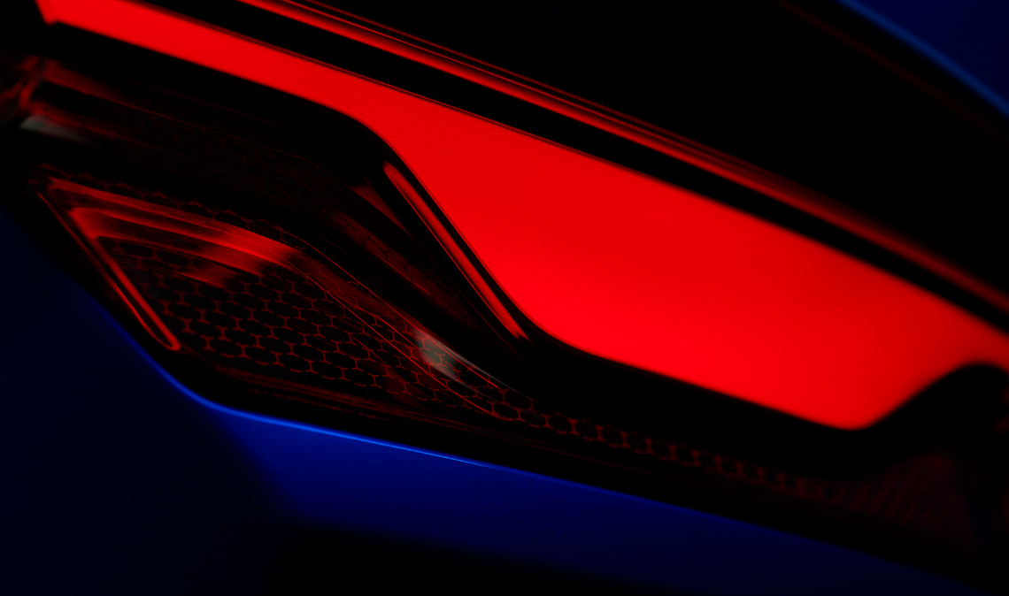 F-PACE електрически хибрид сега по-добър от всякога: 20% увеличен пробег и подобрени спецификации на всички модели 