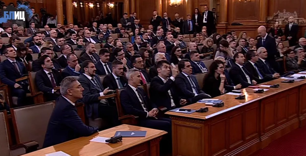 Виктор Димчев с мрачна прогноза кога развръзката с кабинета ще е факт