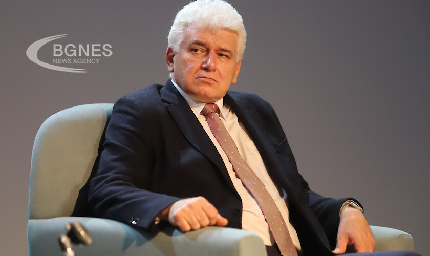 Проф. Киров: Заради разрушителните действия на политиците България залита в посока на... 