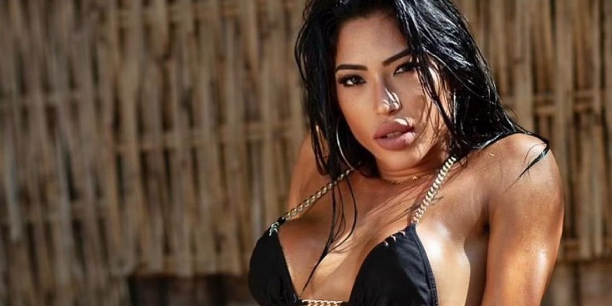 Полицията изрита модел на OnlyFans от нудистки плаж заради снимки 18+