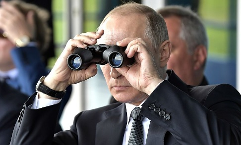 Путин посети щаба на руските въоръжени сили, участващи във войната ВИДЕО