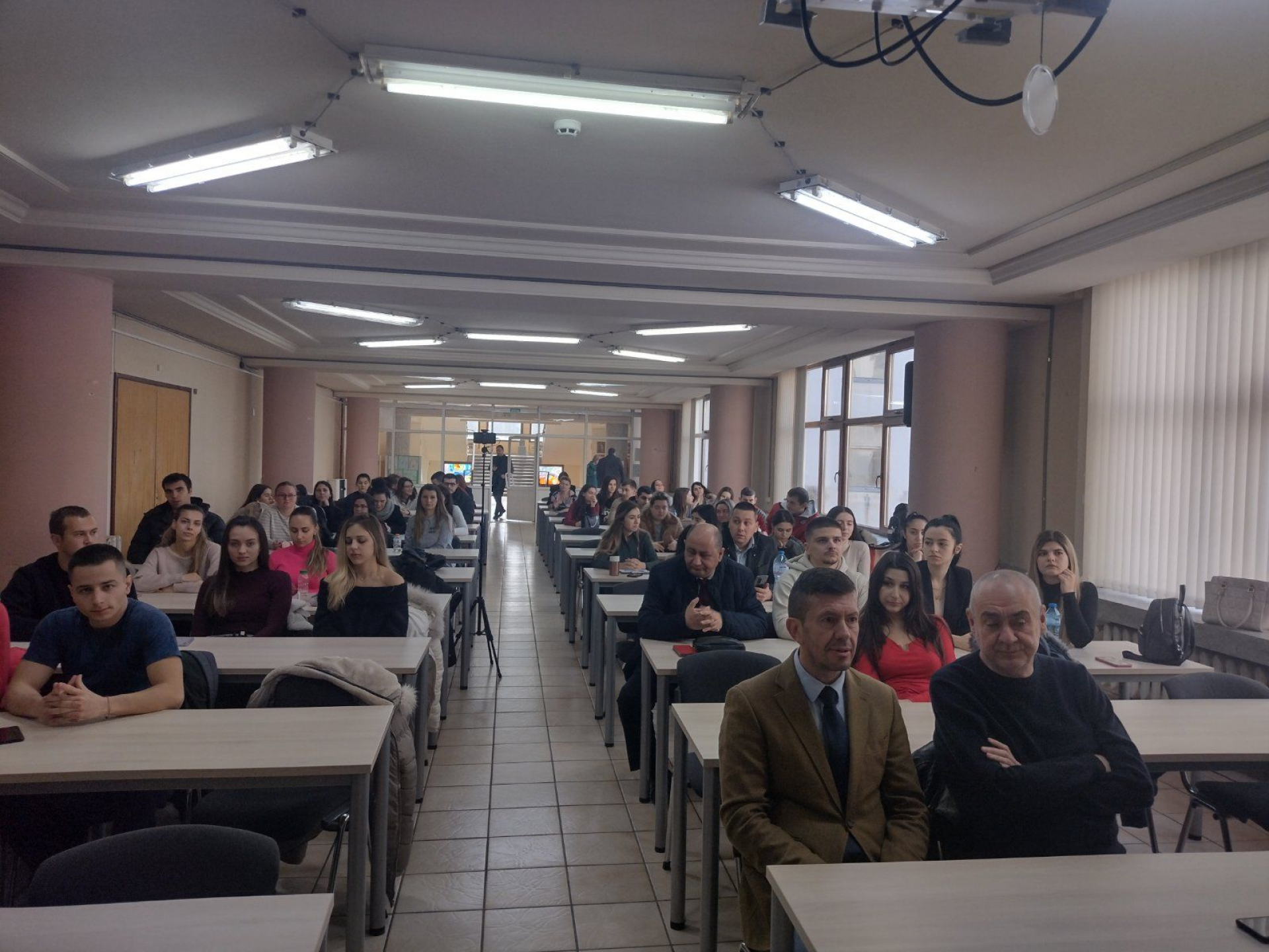 Гешев пред студенти и преподаватели от ВТУ „Св.св. Кирил и Методий“: За едни реформа е да бутнеш къща, за други – да реновираш, за мен важното е да подобриш системата