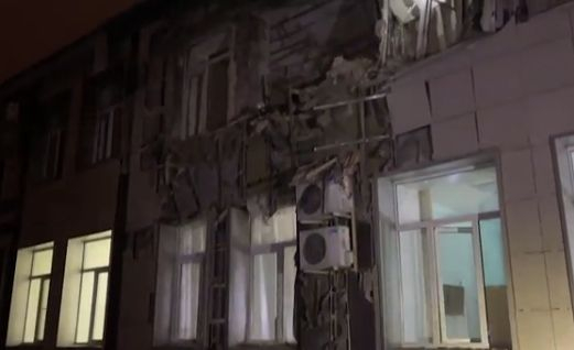 Касапница в Донецк, ВСУ удариха болница с 10 ракети от РСЗО