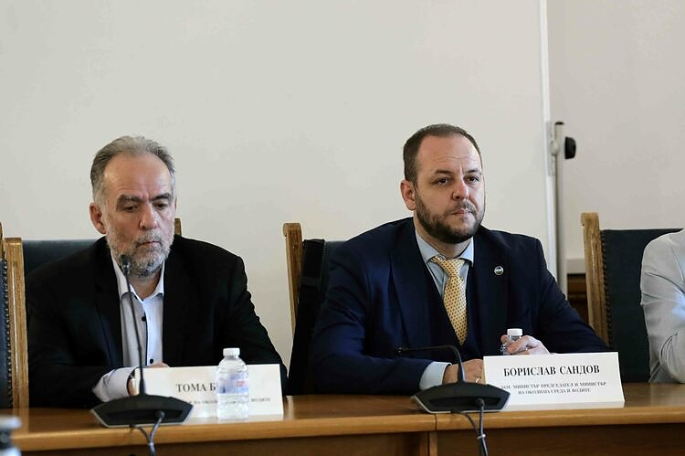 Нова проверка срещу Сандов: Пръснал 4,7 милиона без търг
