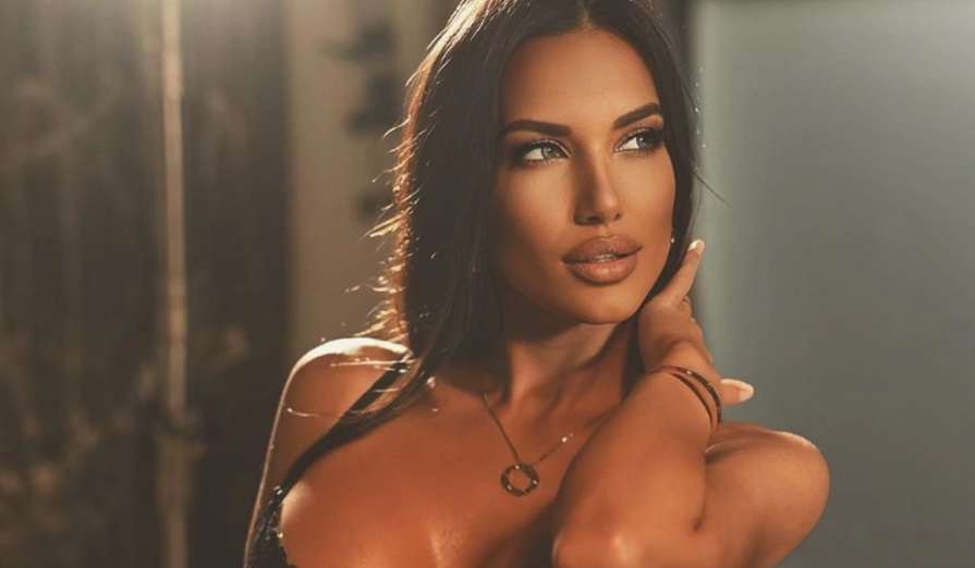 Ето кои са най-горещите български MILF-ки СНИМКИ 18+