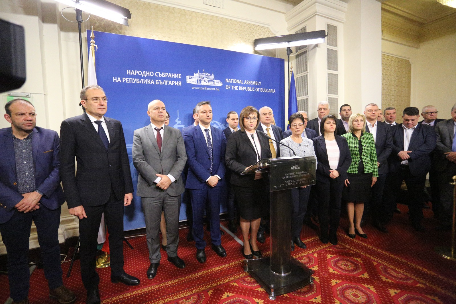 Нинова към Радев: Предадохте левите хора, които два пъти ви издигнаха