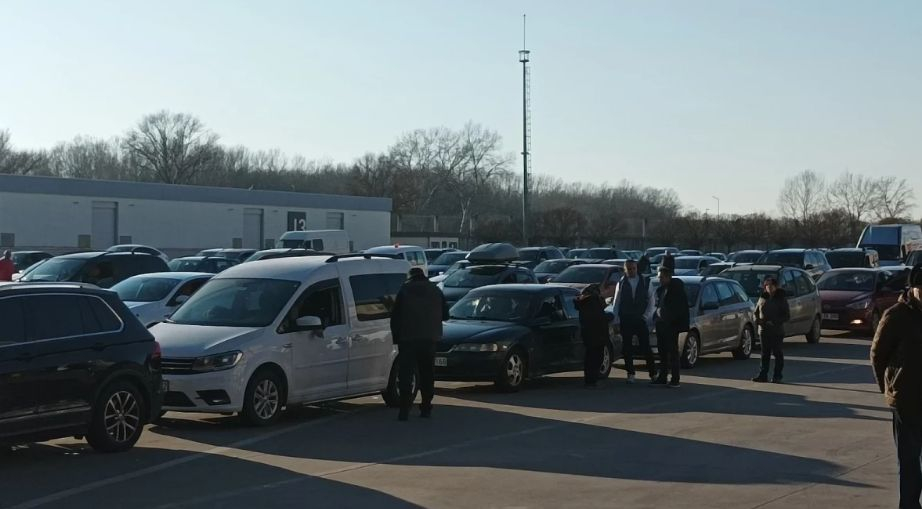 Истерията продължава: Нашенци отново се юрнаха към Турция СНИМКИ