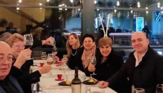 Ето къде хванаха на маса министъра на туризма СНИМКА 
