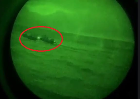 ВИДЕО от войната: Украински войници правят десант на Днепър, но започва жестока престрелка и...