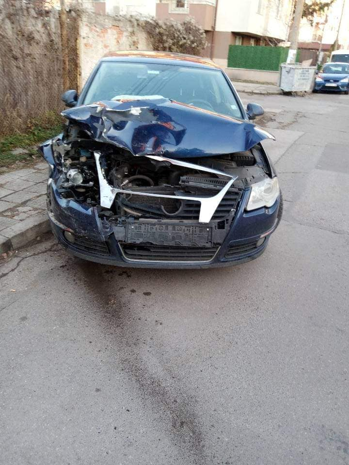 ВИДЕО на неадекватния шофьор, блъскал коли из цяла София