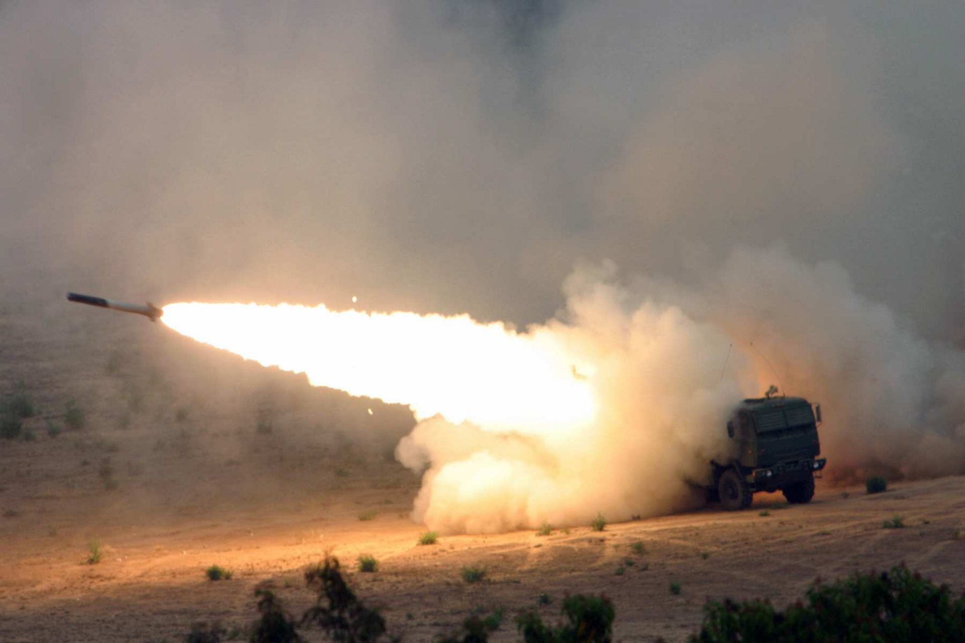 Касапница в Макеевка: Удар с HIMARS уби над 60 руски военни, засекли ги по... ВИДЕО