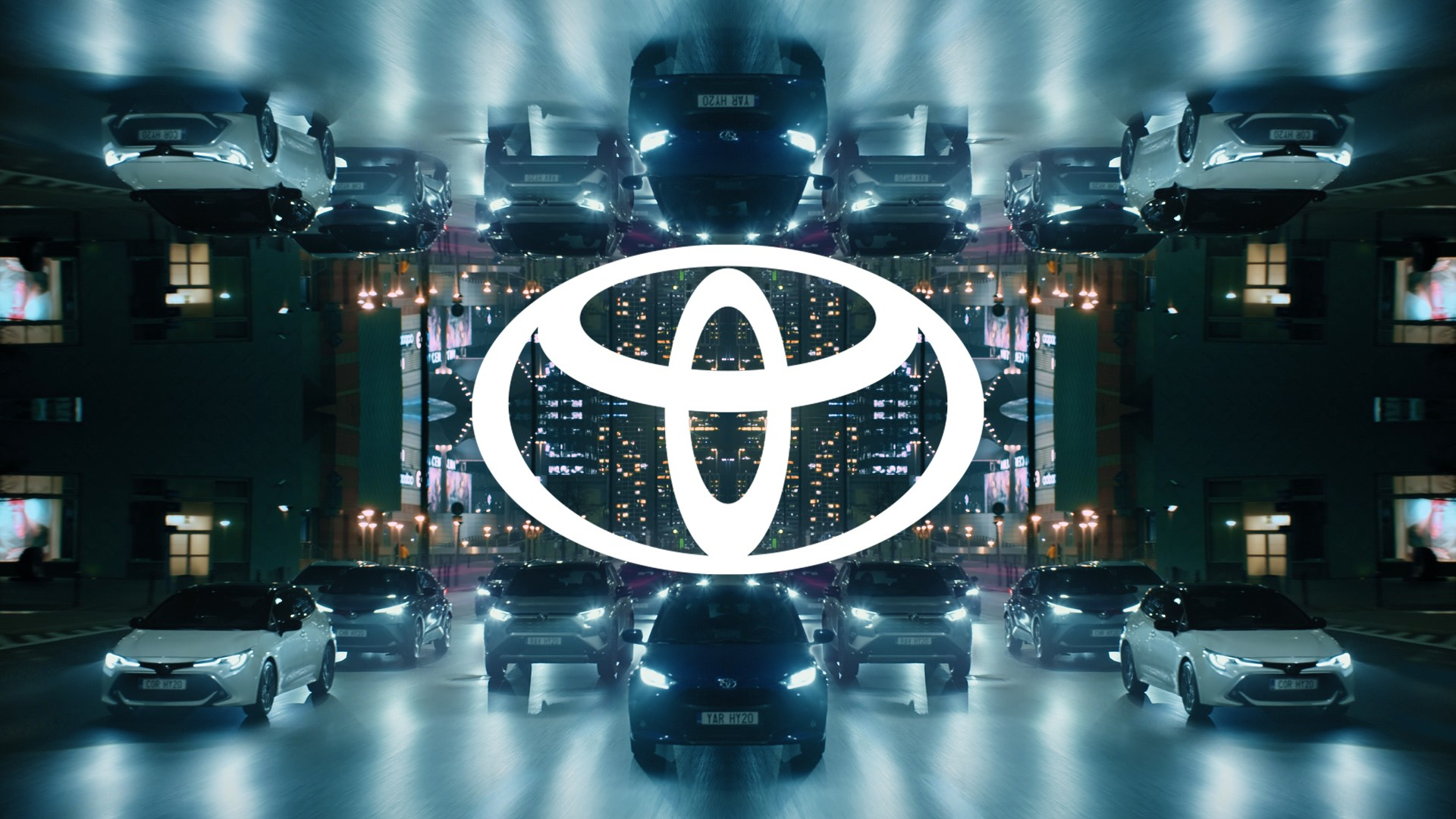 Toyota с премиера на кола за истински мъже ВИДЕО