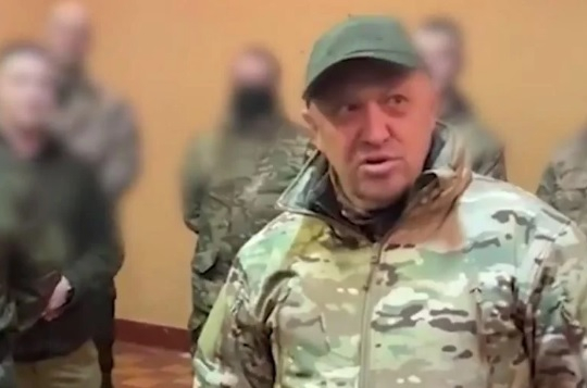 ВИДЕО от войната: Пригожин шокира със съвети за наркотиците и насилието