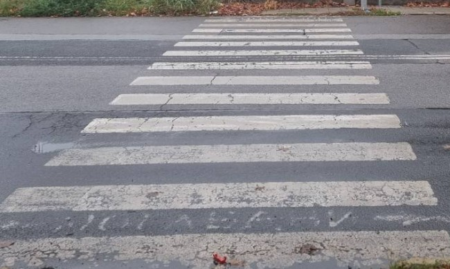 Ужасяващ инцидент с две ученички в Горна Оряховица, линейка хвърчи към болницата 
