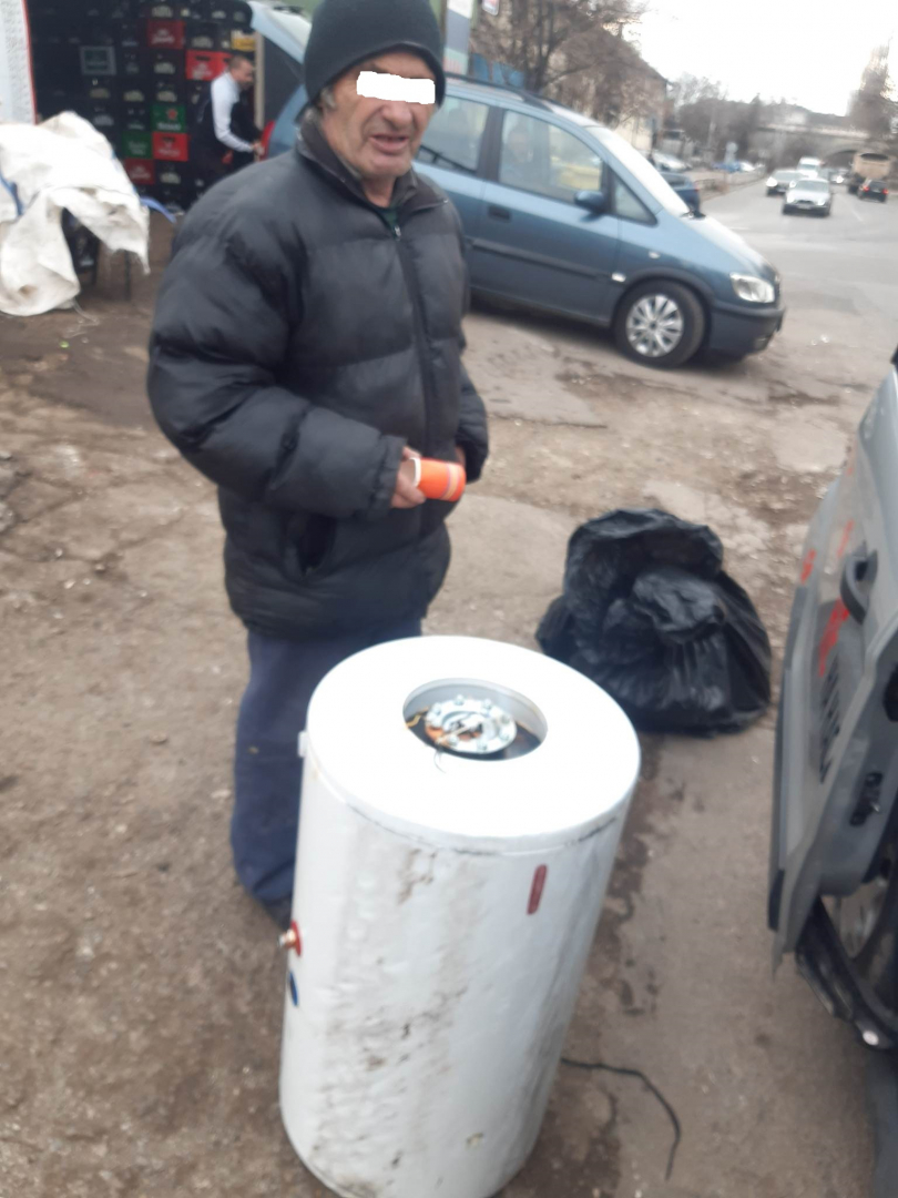Тежката съдба на този мъж по улиците на София разплака мрежата СНИМКИ