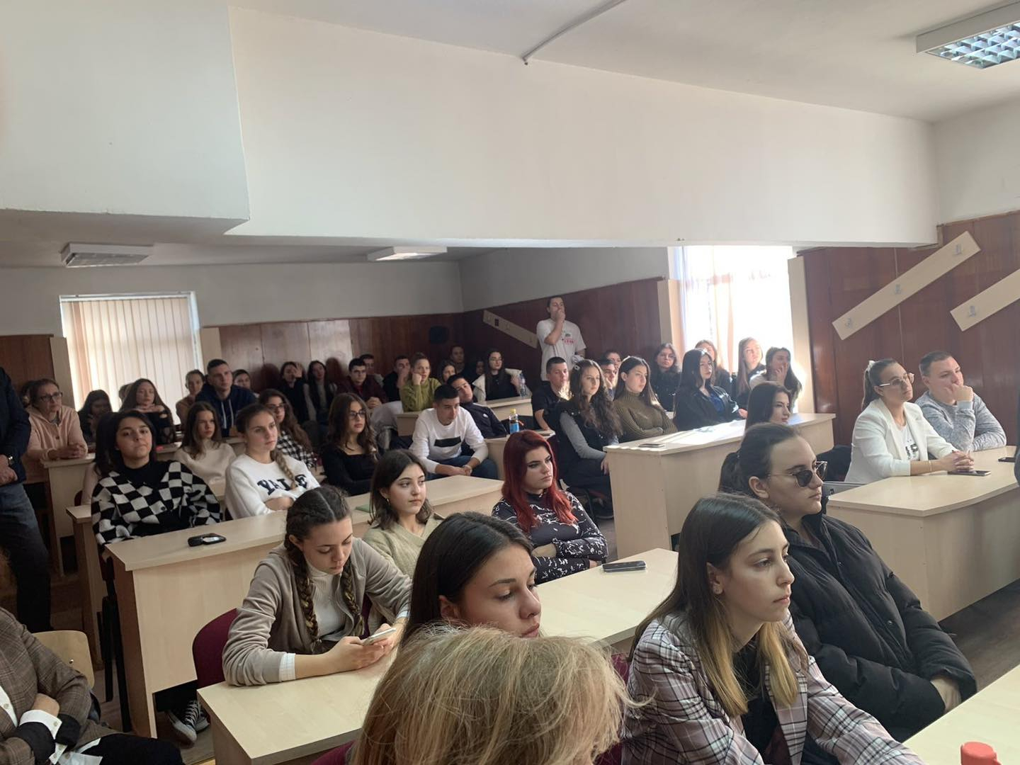 Гешев в открит урок с ученици от Перник: Трябва да имаме нетърпимост към престъпността, за да имаме силна държава - всички институции да работят заедно