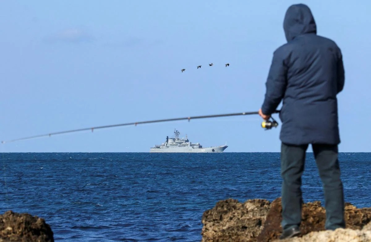 Какво се случва: Русия си изтегли военните кораби от Черно море