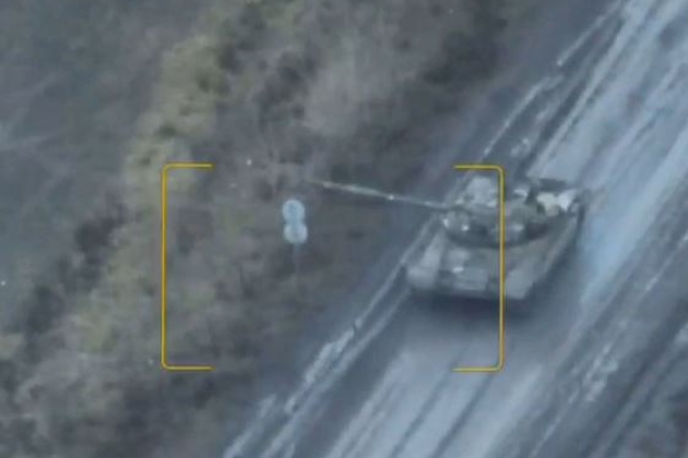 Жестока битка на руски и украински танкове до Кременная стана хит в мрежата ВИДЕО