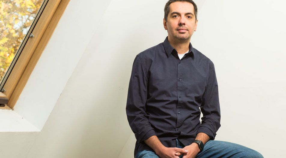 Вицепрезидент на NEXO - бивш висш кадър на Прокопиевата „Икономедиа“
