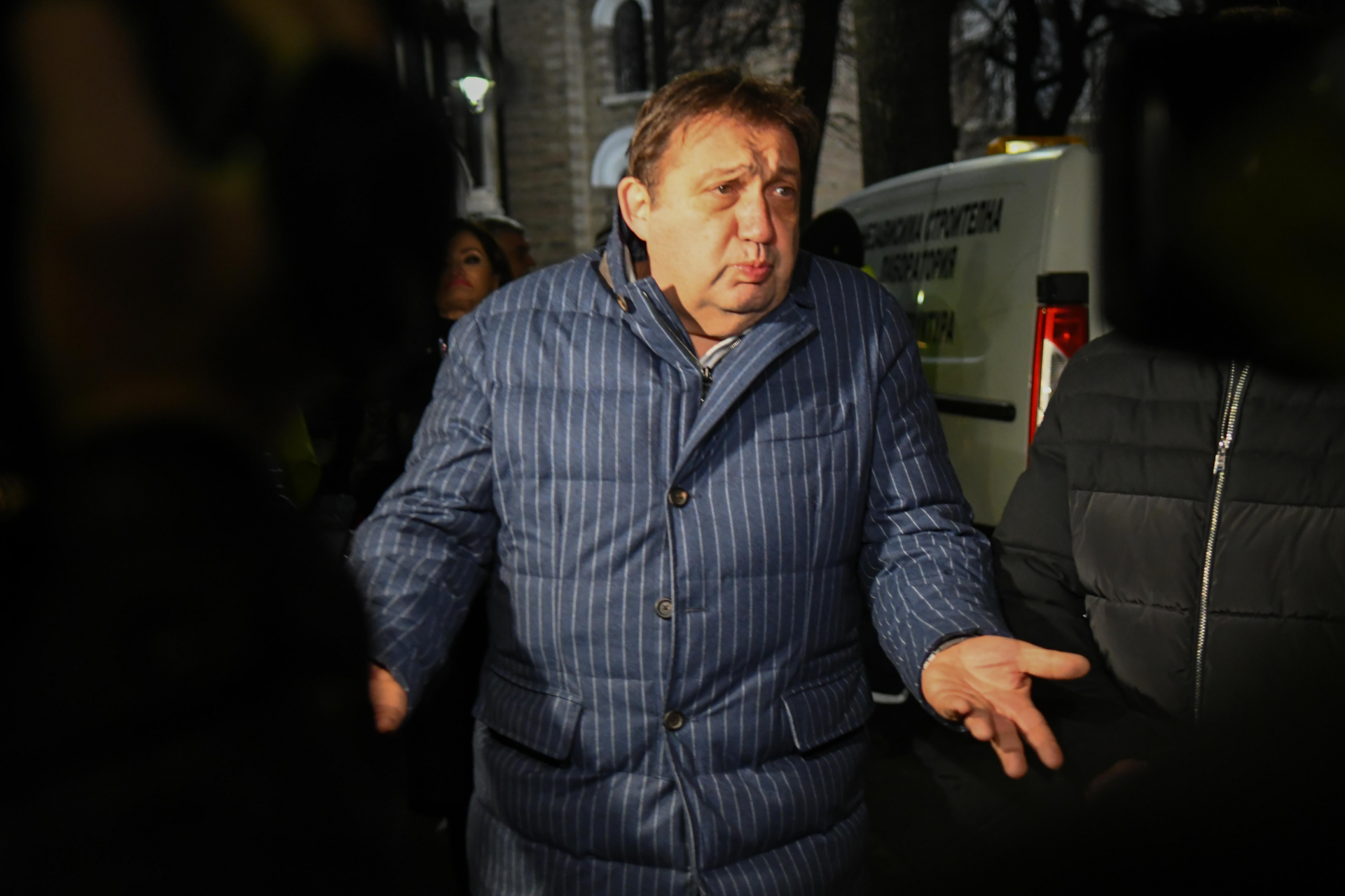 Странна гледка втрещи столичани в заведенията в петък вечер СНИМКИ