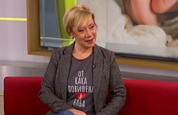 Повишената Кака Лара с неочаквано признание за покойните си баща и дядо ВИДЕО