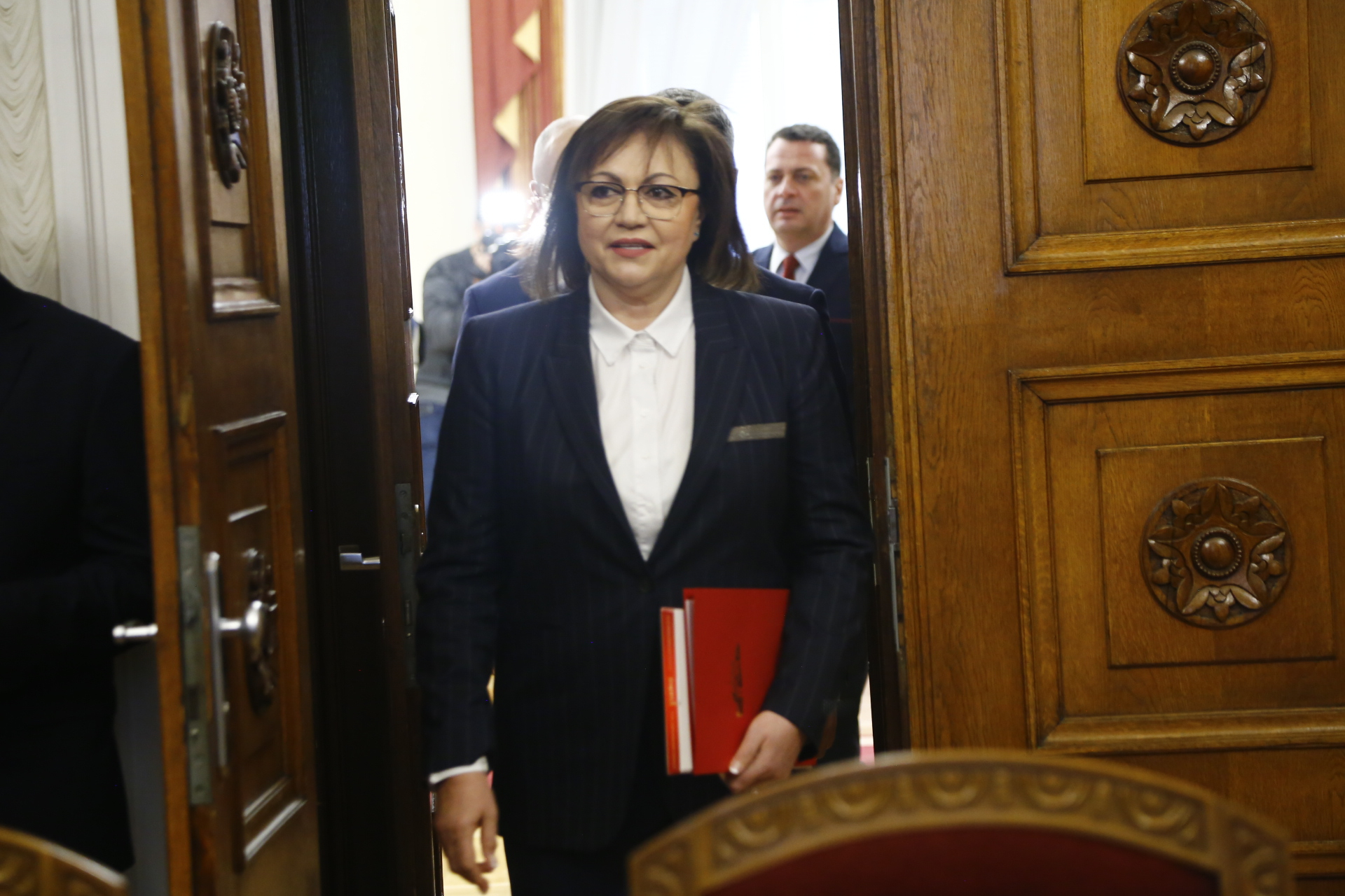 От БСП разкриха скритата цел на Нинова зад лидерската среща