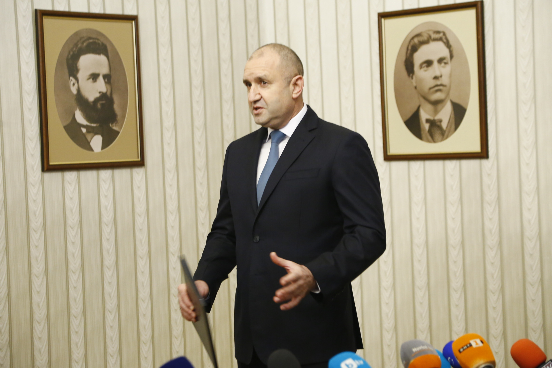 Радев размаха пръст на ЕС заради бития българин в РСМ
