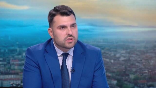 Депутат от ГЕРБ се чуди: Как служителки на Nexo с 40 хил. лева годишна заплата са дарили 20 хил. лева на ДБ?