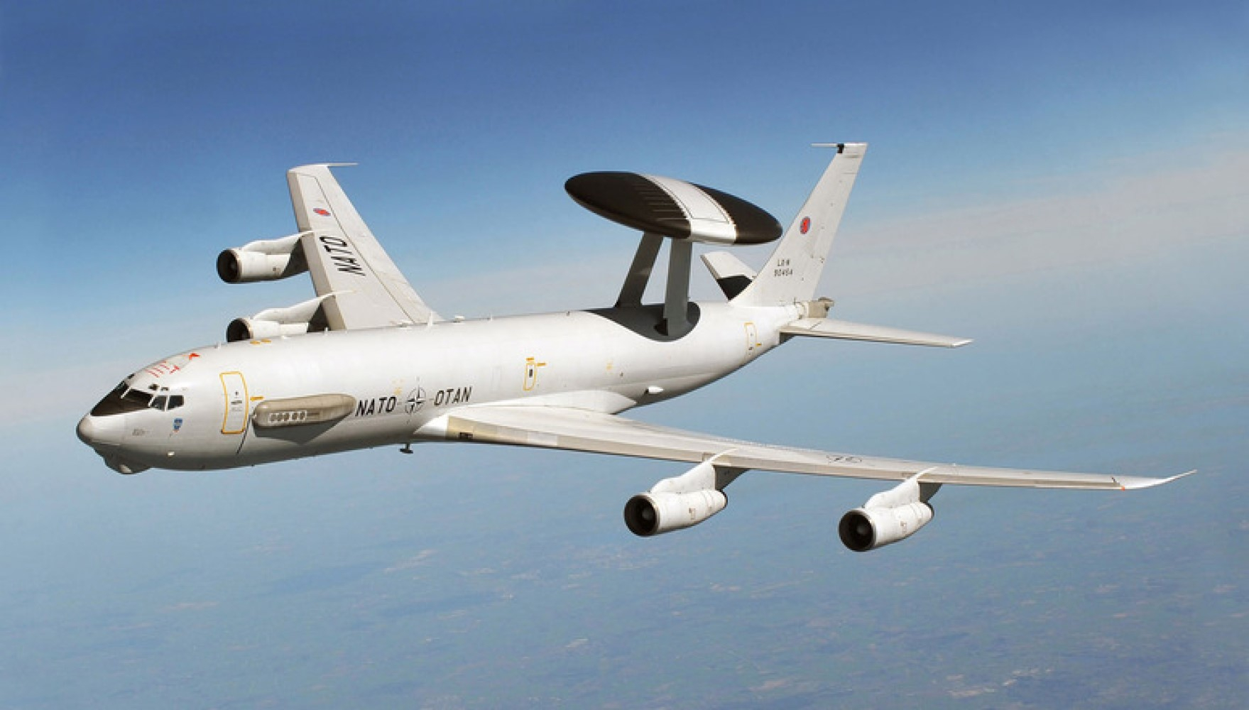 НАТО разположи американски самолети AWACS в Румъния, става страшно! ВИДЕО