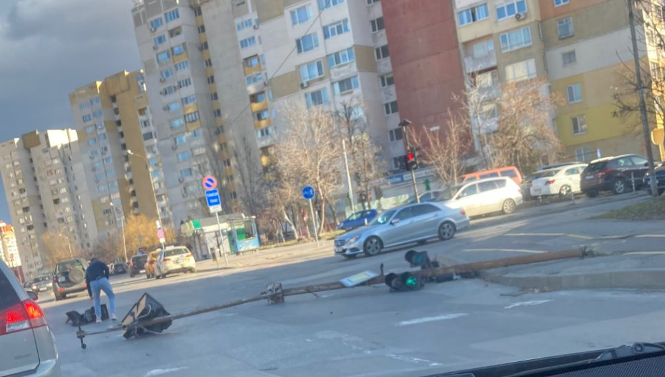Ето къде ураганният вятър направи най-големи поразии 