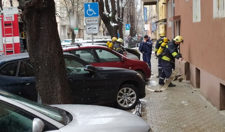 Евакуираха цял блок в Лом заради намерени ръчни гранати