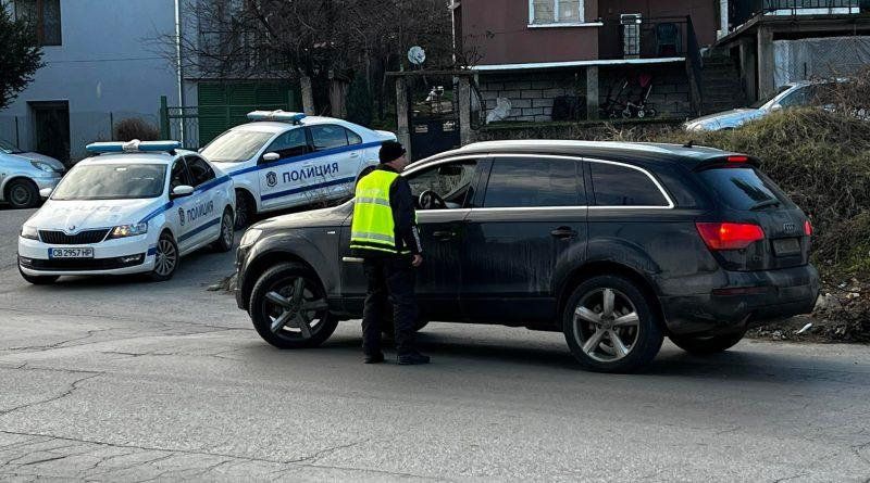  Мощна спецакция скова Търновско, ченгета блокираха куп квартали СНИМКИ 