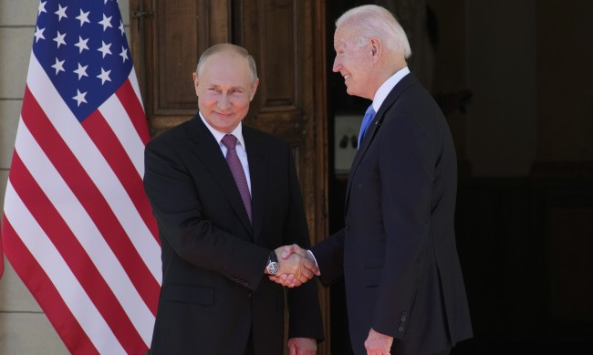 Фурор: ВИДЕО на танцуващия Путин хит в мрежата