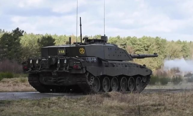 Британците дават Challenger 2 на Украйна, ВИДЕО показва на какво е способен