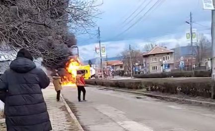Цистерна с гориво пламна в Костинброд ВИДЕО