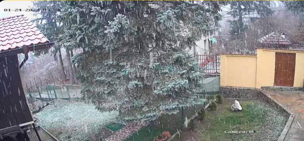 Зимата дойде и у нас, ето къде вали сняг ВИДЕО