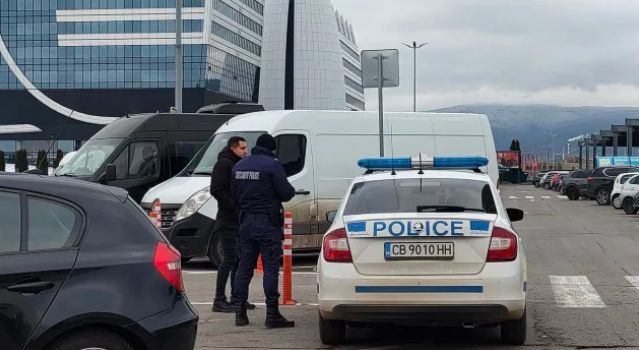 Ексклузивни разкрития за крупния обир на паркинг на "Метро", апашите задигнали... 