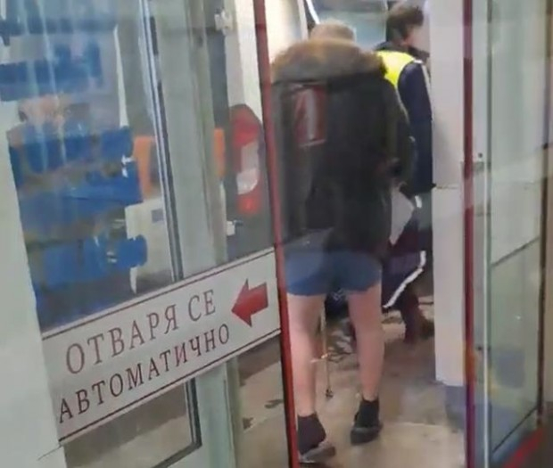 Мъртвопиян шофьор шашардиса пловдивските ченгета с облеклото си ВИДЕО 