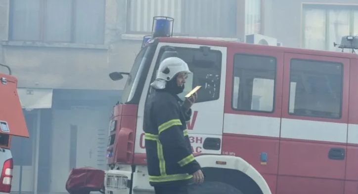 Гръм и пламъци на пъпа на София, страшно е