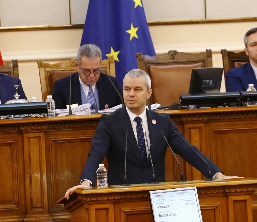 Костадинов се похвали: Ето колко подписа за референдума за българския лев събрахме само за 14 дни